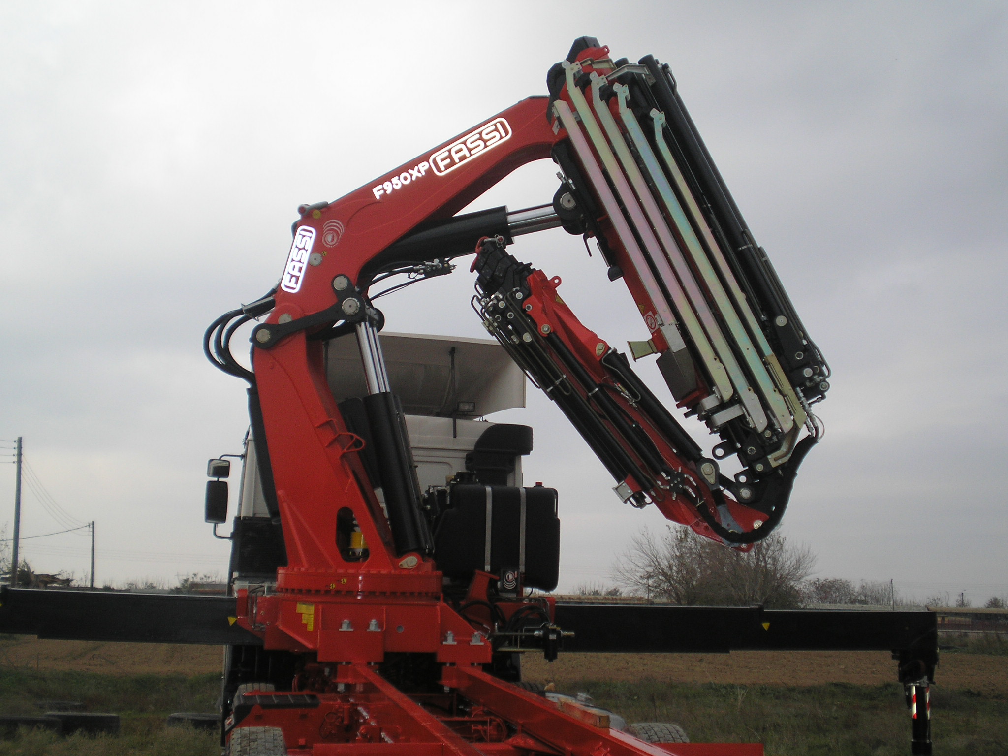 :::ΤΟΠΟΘΕΤΗΣΗ FASSI 950 AXP A28 ΣΕ VOLVO F12::: Γ. ΚΩΝΣΤΑΝΤΑΣ ΚΑΙ ΣΙΑ Ο.Ε.
